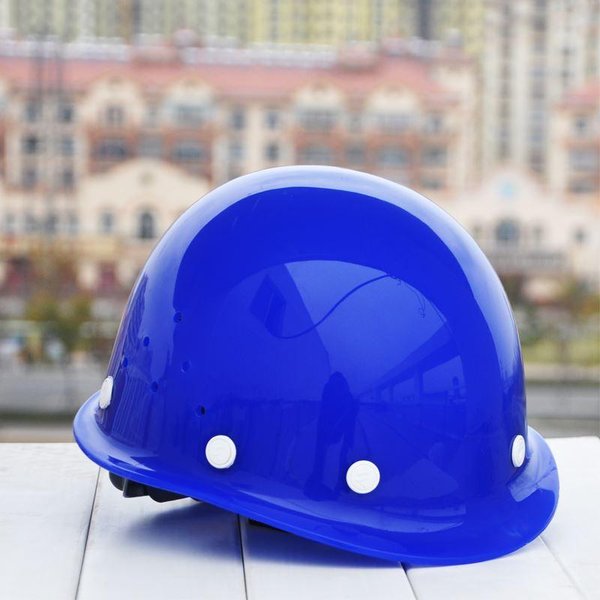 Tại sao phải trang bị nón bảo hộ xây dựng khi làm việc?