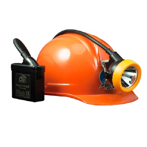 Vì sao công nhân hầm mỏ cần trang bị nón bảo hộ có đèn?