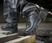 Cấu tạo chuẩn của giày bảo hộ lao động