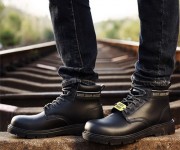 Làm thế nào để không bị đau chân khi đi giày an toàn?