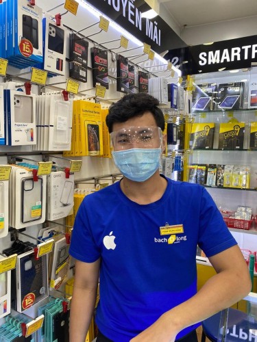 Sử dụng mặt nạ cho người bán hàng